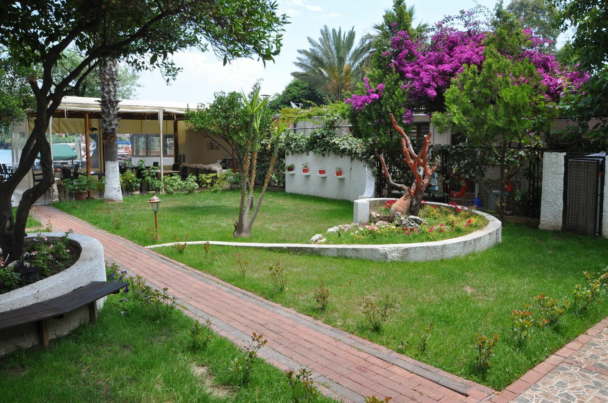 Longhouse Inn Hotel Dalyan Exterior photo